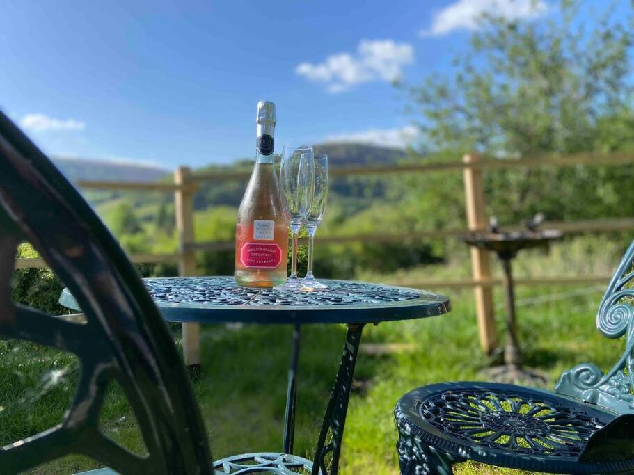 Couples Getaway, With Mountain Views/Dog Friendly Villa Crickhowell Dış mekan fotoğraf